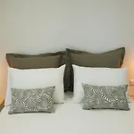 Theodora Luxury Lejlighed