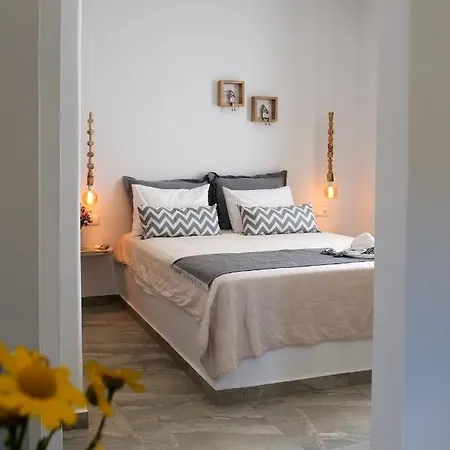 Theodora Luxury *