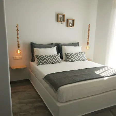 Theodora Luxury *