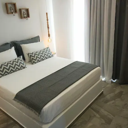 Theodora Luxury アパート *