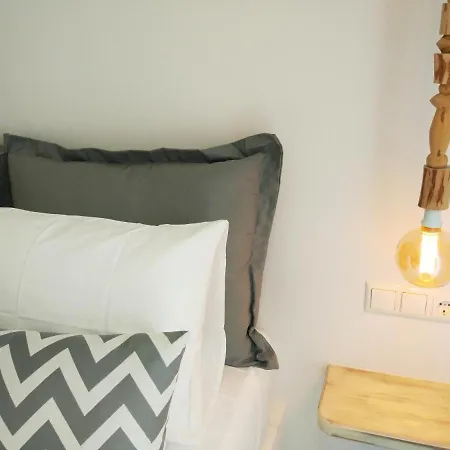 Theodora Luxury アパート