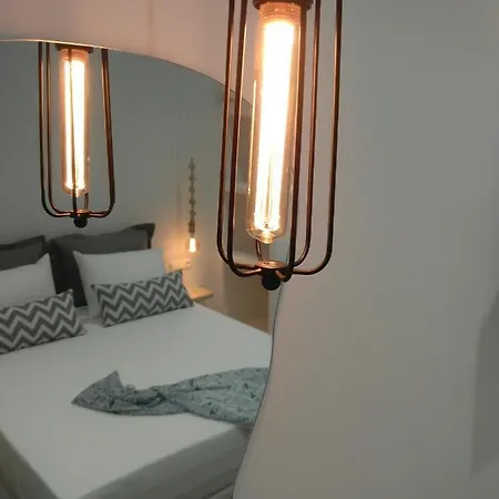 Theodora Luxury アパート *