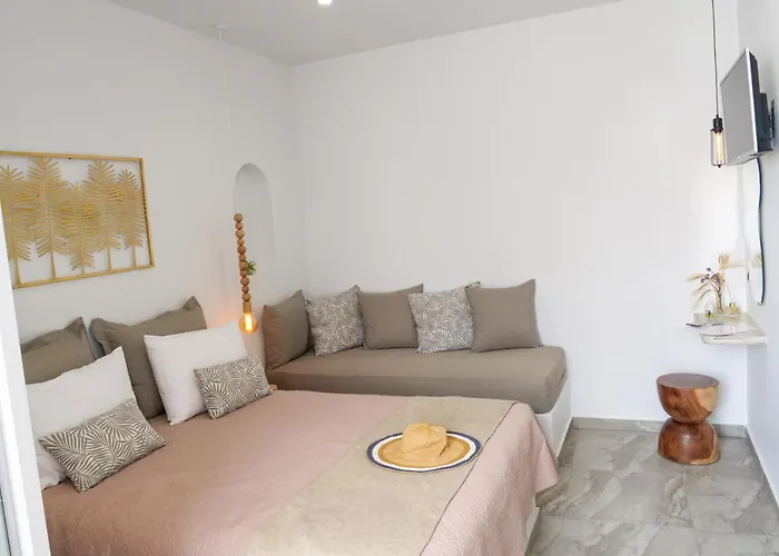 Theodora Luxury * Naxos City